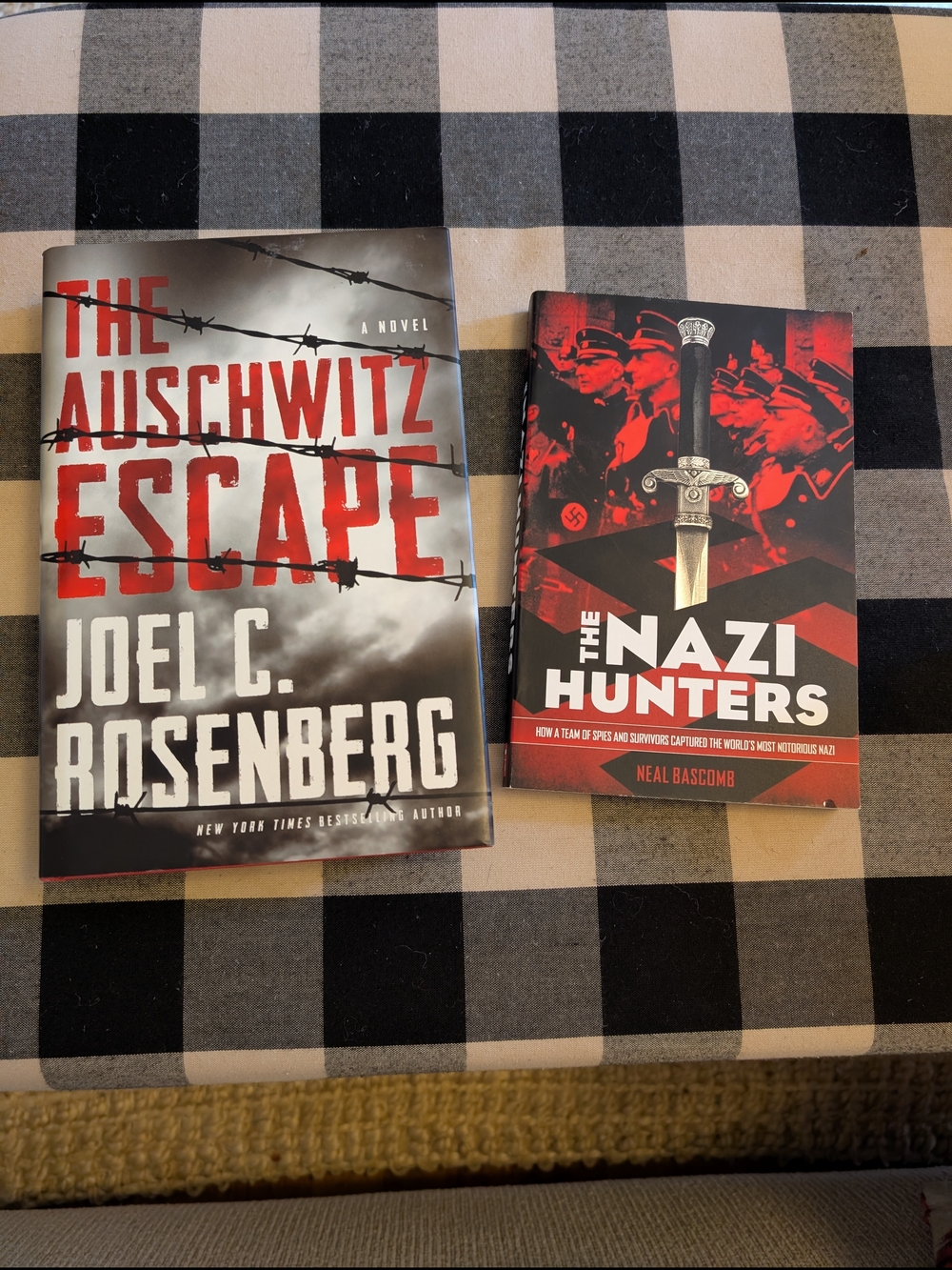 The Auschwitz Escape by Rosenberg - The Nazi Hunters By Neal Bascomb